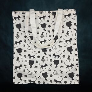 Coraline‎ Silouette Tote Bag- White & Black